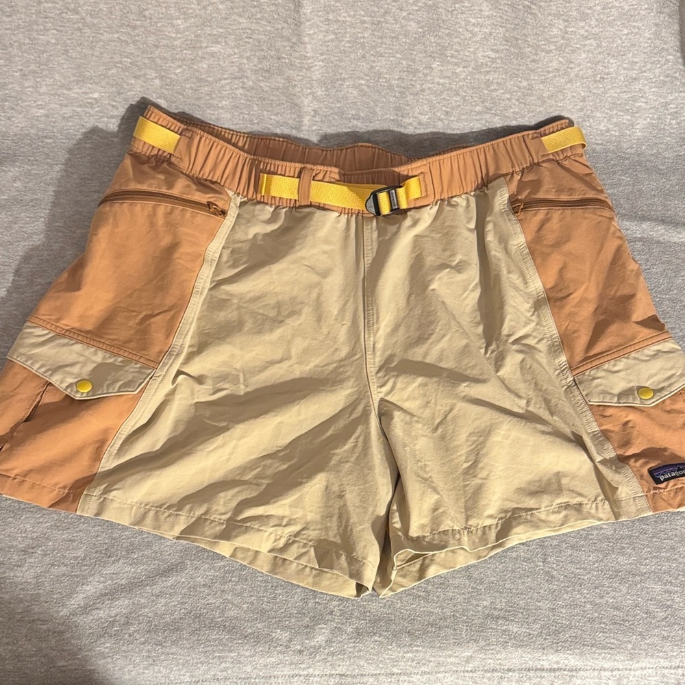 Patagonia Women’s Everyday 4” Shorts Oar and Tan XL